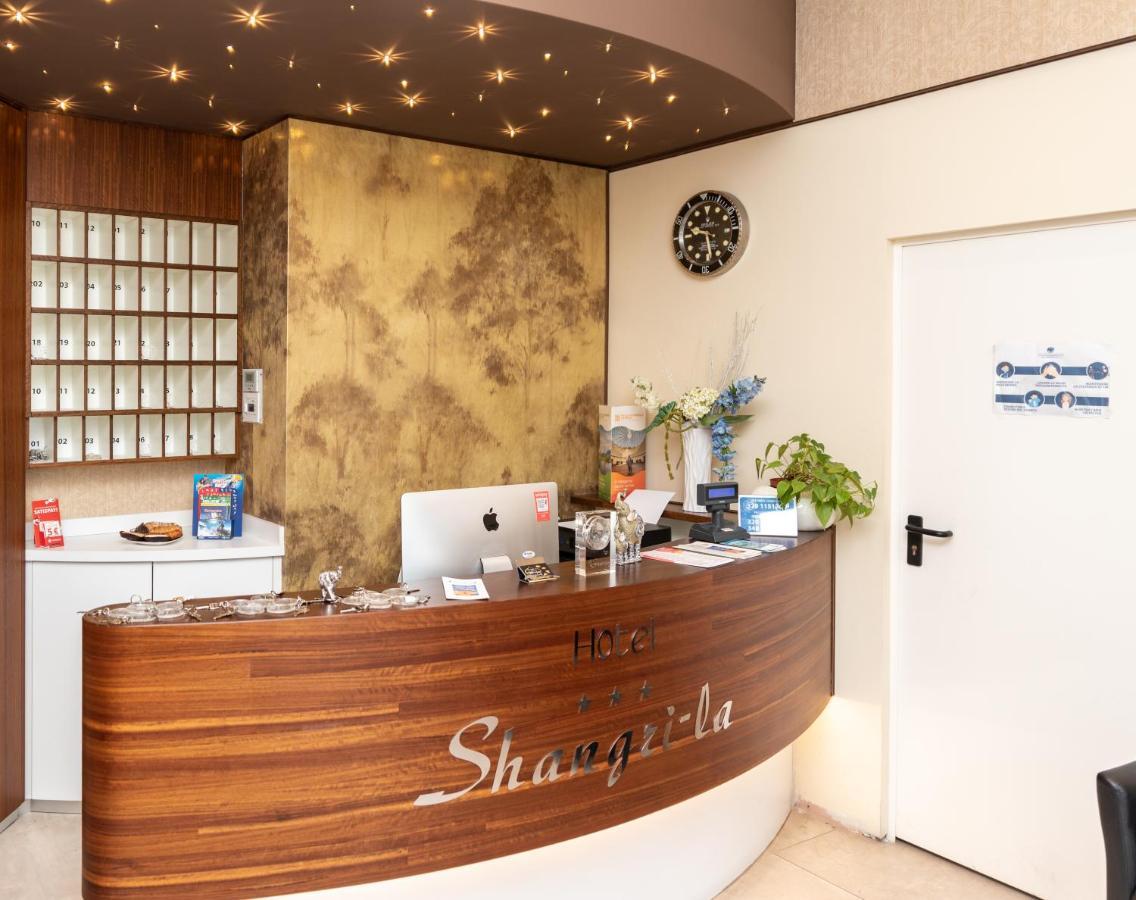 Hotel Shangri-La 阿拉 外观 照片